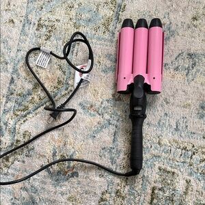 Triple Barrel Pink Hair Waver